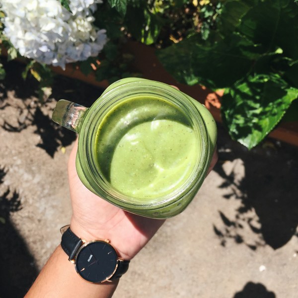 Smoothie avocat - épinards - banane