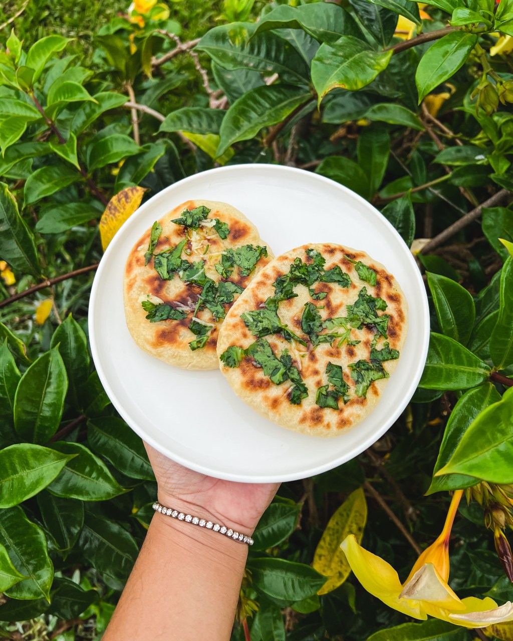 Naan et beurre ail –&nbsp;coriandre